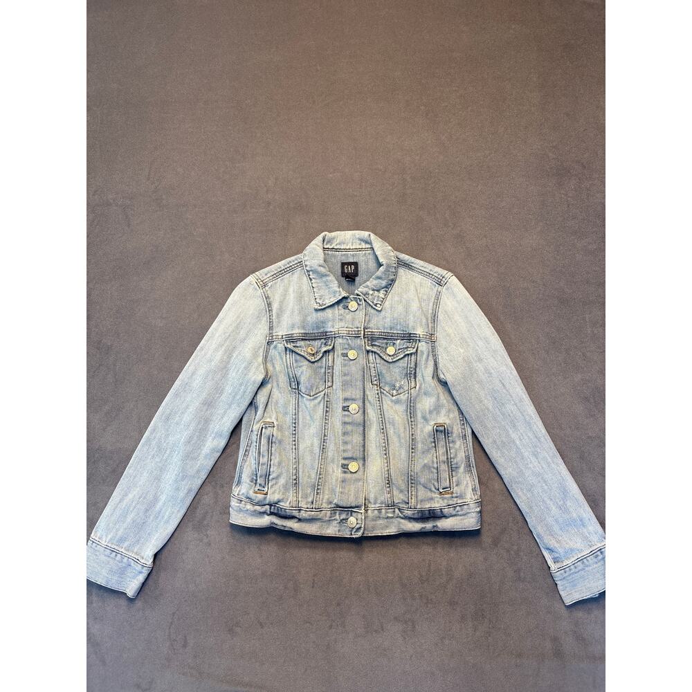 GAP Women’s Medium Denim Jacket Light Wash Distressed Button Up with Pockets